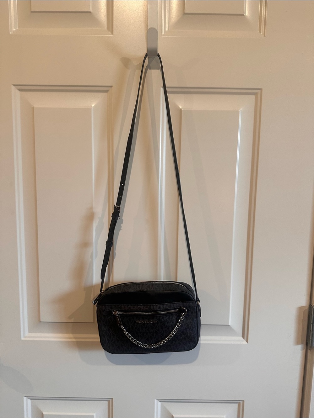 Michael Kors Jet Set Large Crossbody Bag Black Signature Logo Chain Detail - Picture 3 of 13